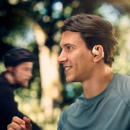 Corre con energía, tecnología y estilo con los audífonos de Panasonic